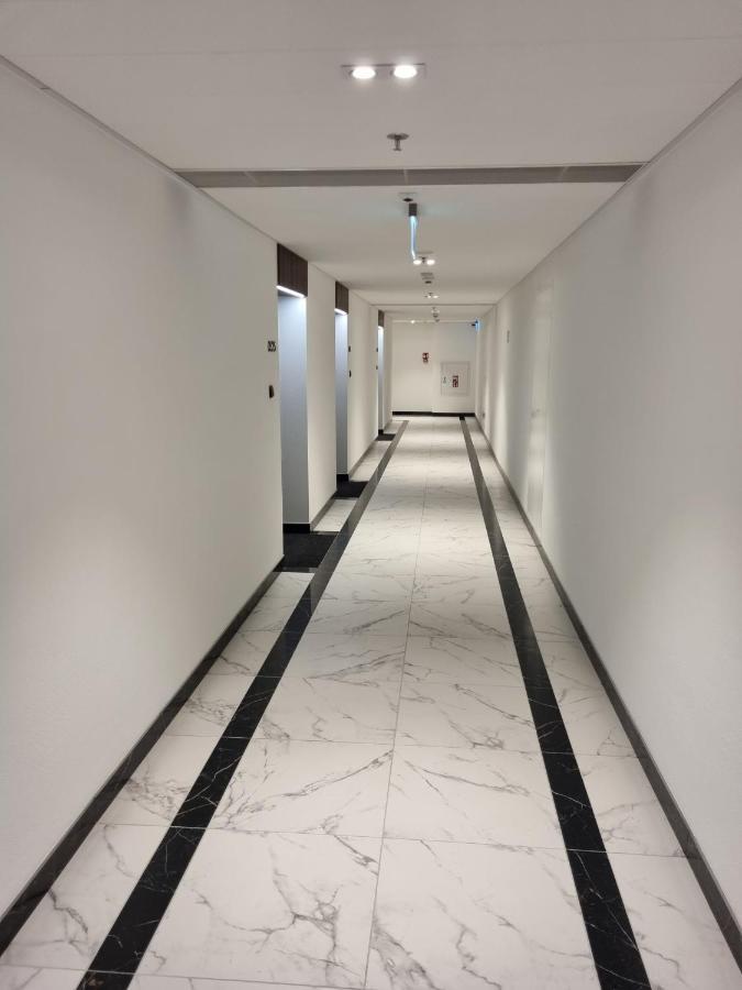 Jbhotels Apartament Comfort Hanza Tower Szczecin Exteriör bild